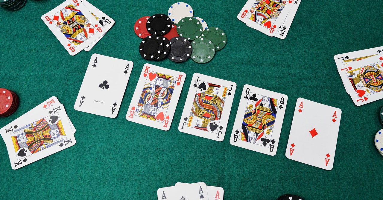 Poker dan Matematika: Mengungkap Kalkulasi Keberuntungan